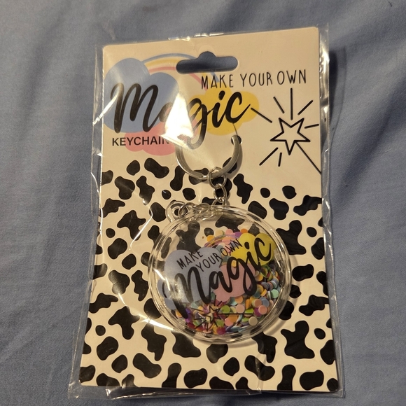 💲1️⃣Add On Item: Keychain - Picture 1 of 2